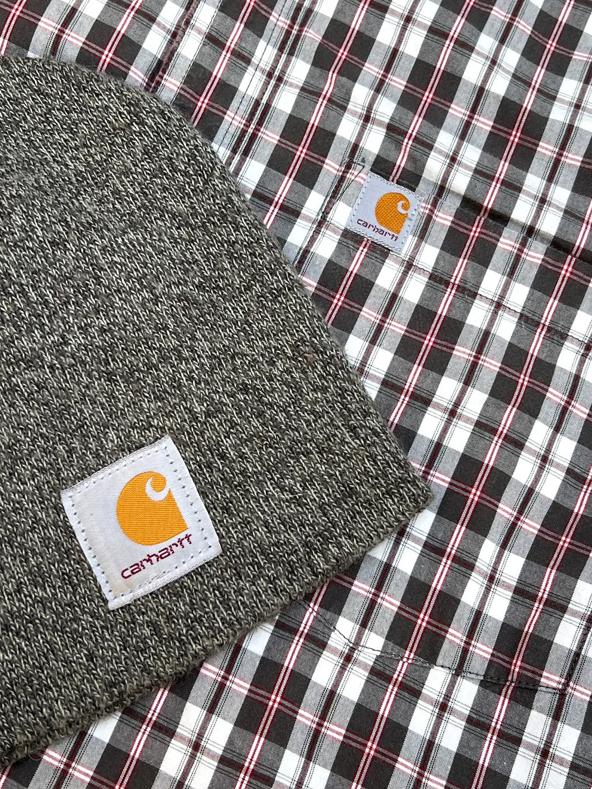 Combo Camisa Carhartt talla M + Beanie Carhartt Unitalla