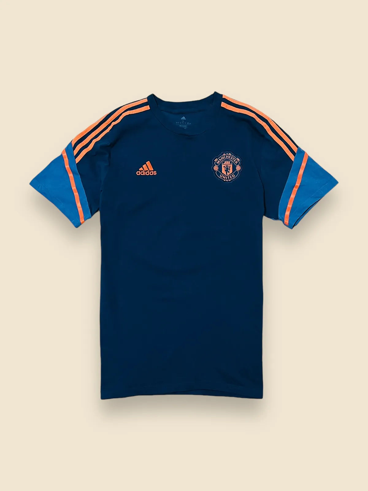 Manchester United by Adidas talla L SlimFit