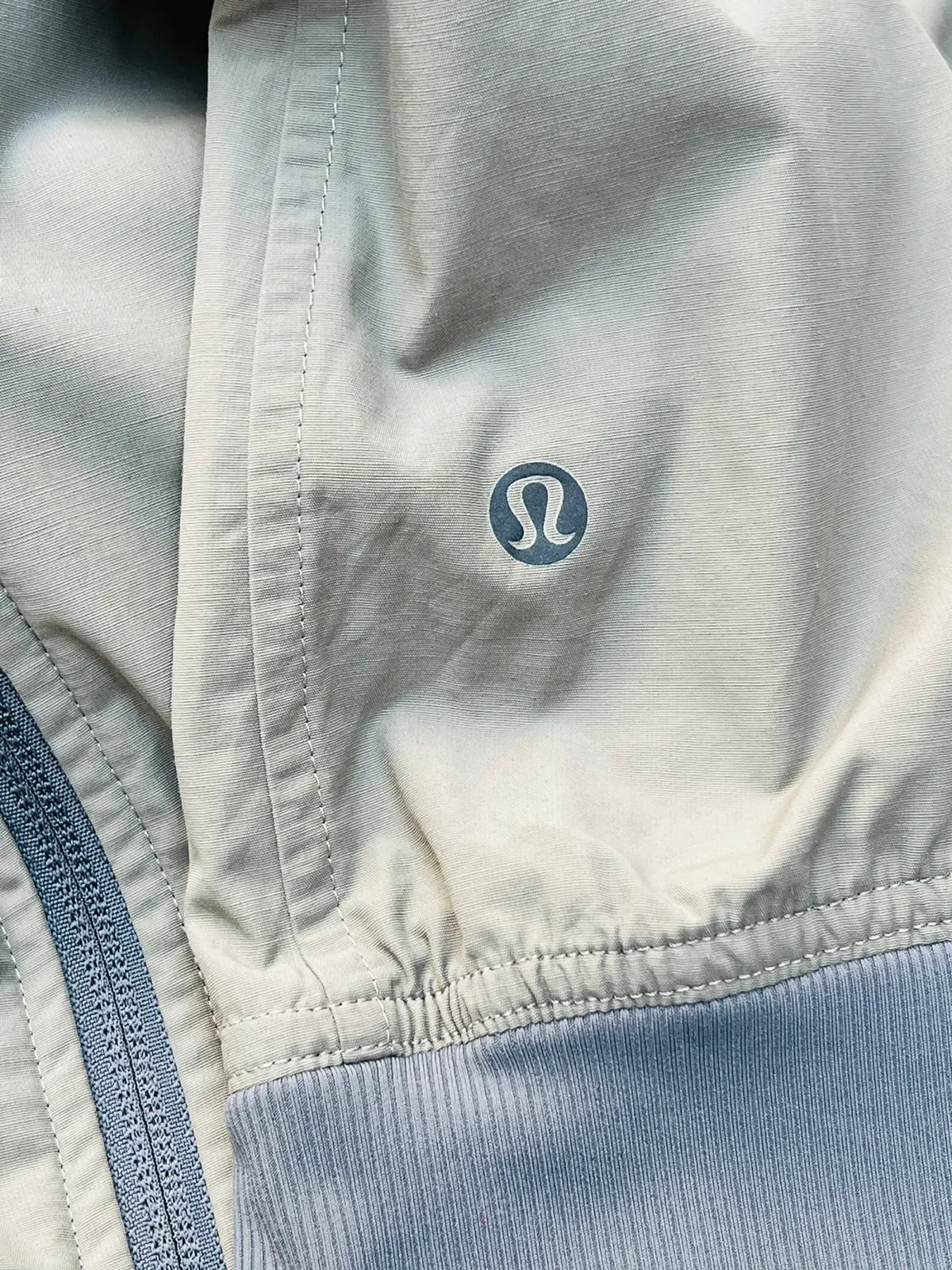 Lululemon jacket talla L